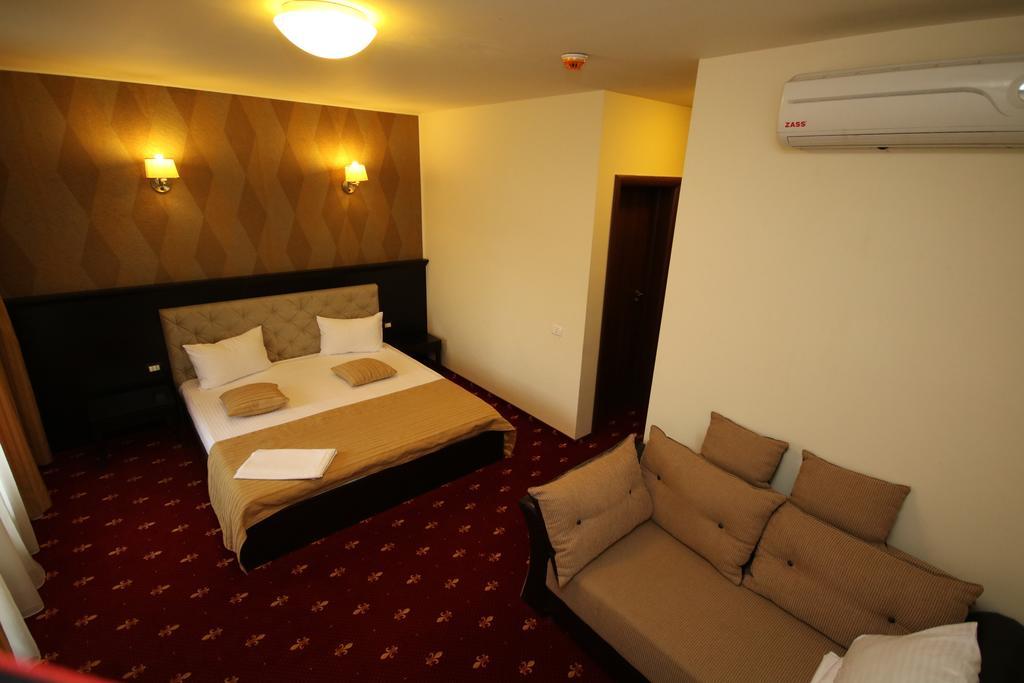 Apolodor Residence Orşova Buitenkant foto