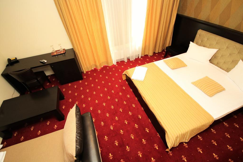 Apolodor Residence Orşova Buitenkant foto
