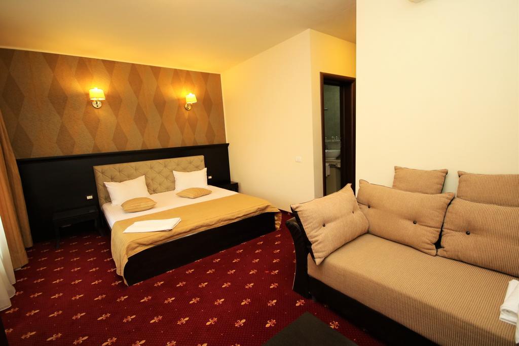 Apolodor Residence Orşova Buitenkant foto