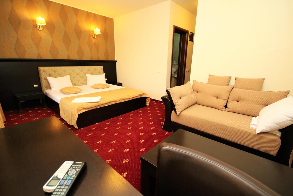 Apolodor Residence Orşova Buitenkant foto
