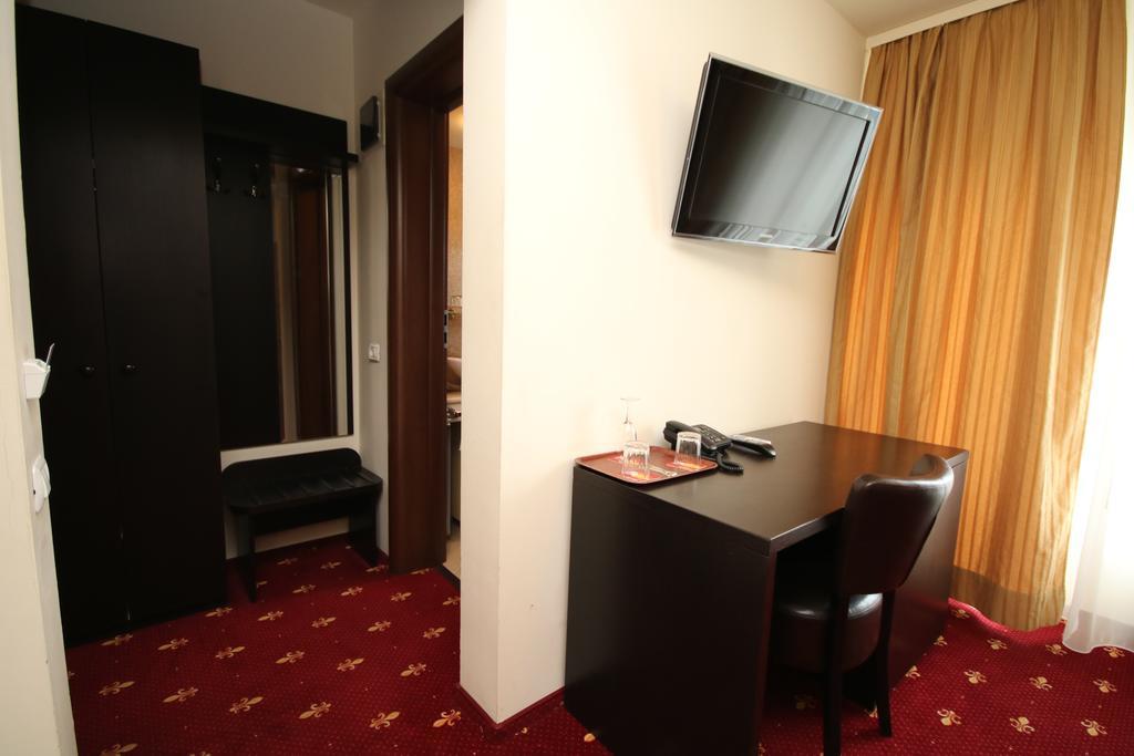 Apolodor Residence Orşova Buitenkant foto