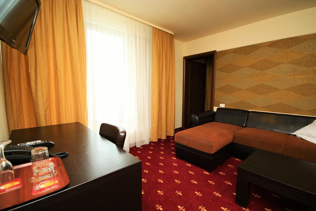 Apolodor Residence Orşova Buitenkant foto